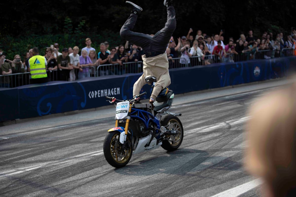 Stunt rider